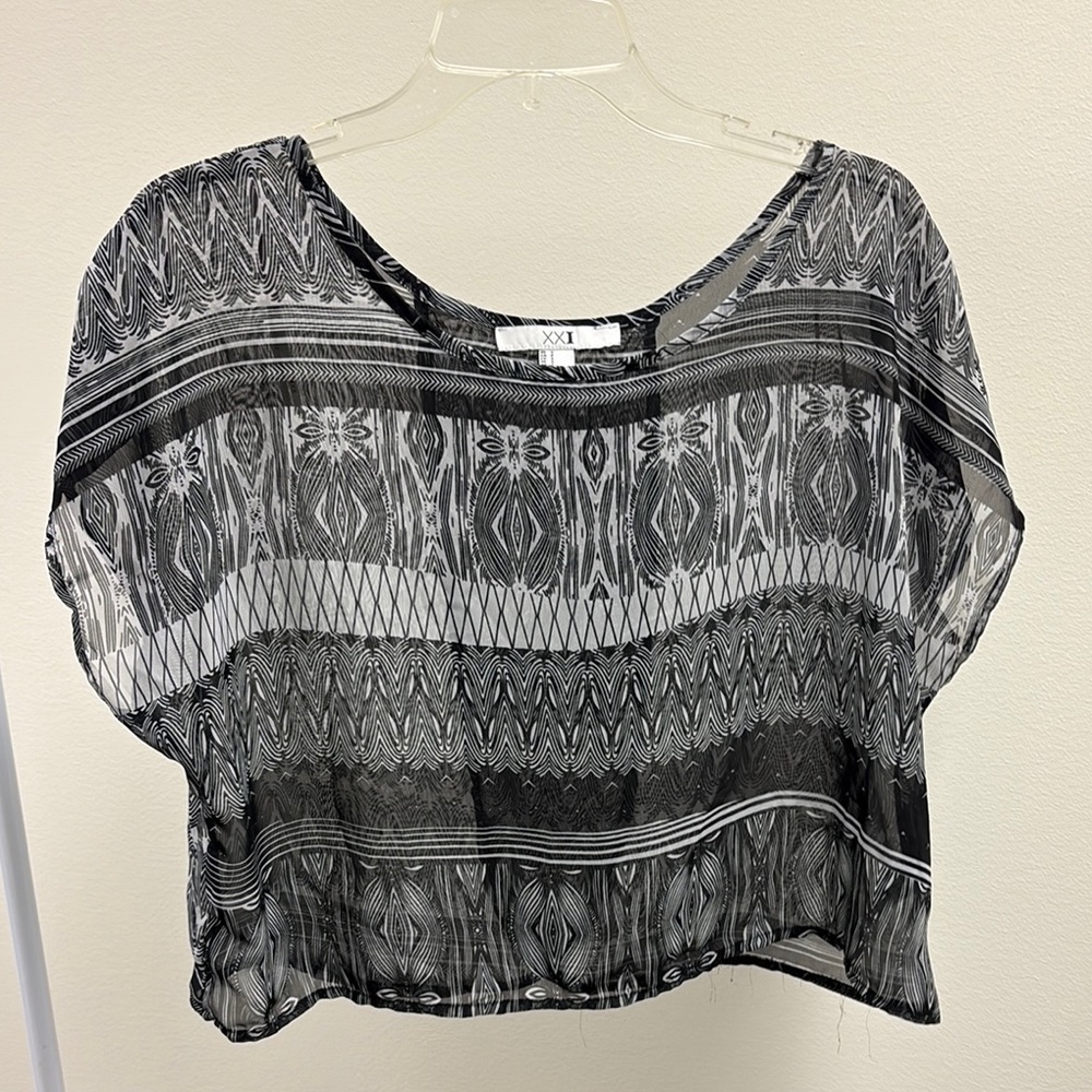 Forever 21 Black and Gray Dolman Sleeve Crop Blouse